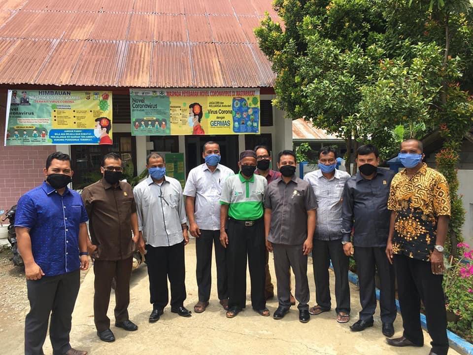 FOTO/ HUMAS DPRK ACEH BESAR Komisi I DPRK Aceh Besar saat mengunjungi Kecamatan di wilayah Kabupaten Aceh Besar dalam agenda monitoring dan evaluasi (Monev) kesiapan pemerintah dalam penanganan Corona Virus Disease (Covid-19), Kamis (9/4/2020).