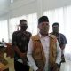 Bupati Aceh Besar, Ir Mawardi Ali didampingi Kepada Dinas Sosial Kabupaten Aceh Besar Jamaluddin, S.Sos dan Kabag Humas dan Protokol Setdakab Aceh Besar Muhajir SSTP, di Ruang Rapat Kantor Dekranasda, Ingin Jaya, Kamis (16/4/2020)