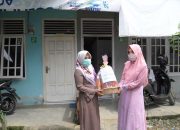 Pejabat Pemerintah Aceh Serahkan Bingkisan Lebaran untuk Petugas Medis Covid-19