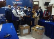 Cegah Covid-19, Partai NasDem Aceh Serahkan 150 APD Baju Hazmat untuk Medis