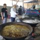 FOTO/ HUMAS PEMKAB ACEH BESAR Bupati Aceh Besar Ir Mawardi Ali menyiapkan menu kuah Beulangong di dapur umum untuk buka puasa para pengungsi Gampong Garot, Keutapang, Kecamatan Darul Imarah, Minggu (10/5/2020) petang.