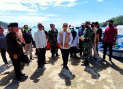 Bupati Aceh Besar Tinjau Lokasi Puting Beliung dan Serahkan Bantu Sembako di Pulo Aceh