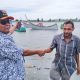 FOTO/ KIRIMAN IRWANSYAH Anggota DPRK Banda Aceh, Irwansyah, A.Md menyerahkan boat mesin untuk kelompok nelayan di Gampong Alue Naga, Kecamatan Syiah Kuala, Kota Banda Aceh.