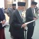 FOTO/ HUMAS MPU ACEH Pengukuhan Abu Daud Zamzami sebagai Ketua MPU Aceh PAW sisa masa bakti 2017-2022 dalam sidang Paripurna Istimewa - I Tahun 2020, di Aula Sekretariat MPU Aceh, Senin (15/6/2020) malam.