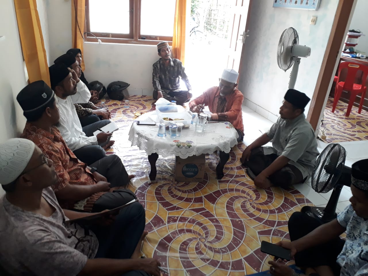 FOTO/ KIRIMAN KHALID WARDANA Tim Monev Kankemenag Aceh Besar yang dipimpin Kasi Bimas Islam H Khalid Wardana SAg MSi melakukan kunjungan ke kantor perwakilan KUA di gampong Deudap Pulo Nasi Kecamatan Pulo Aceh, Minggu (21/6/2020)