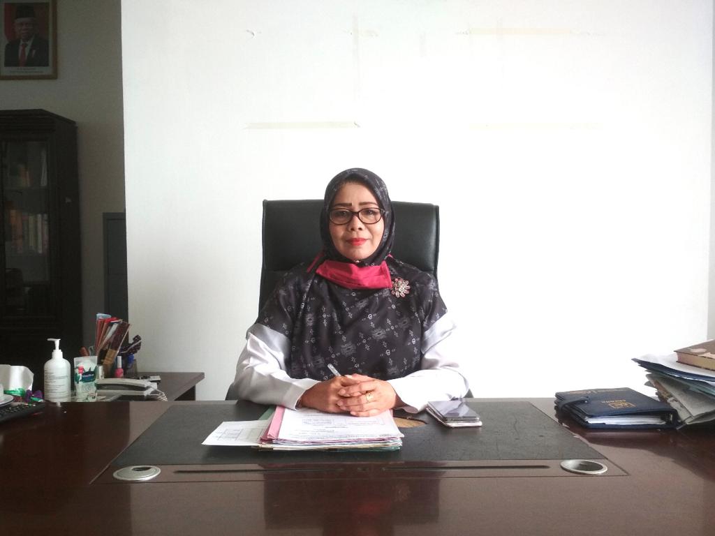 Ket Foto: Plt Kelapa DP3AP2KB Kota Banda Aceh, Dra. Emila Sovayana