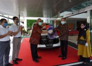 Customer PT Dunia Barusa Banda Aceh : Ibrahim Menangkan Satu Unit All New Kijang Innova Venturer 2.0 Bensin