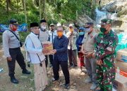 Wabup Aceh Besar dan BPBA Serahkan Bantuan Pemulihan Ekonomi untuk Masyarakat Lhoong