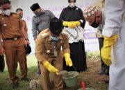 Wali Kota Banda Aceh Lakukan Peletakan Batu Pertama Pembangunan Masjid Al-Abrar Lamdingin