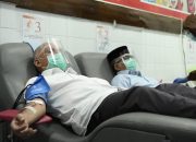 Syukuri HUT RI, Plt Gubernur Aceh dan Sekda Donor Darah