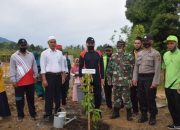 Kemenag Bener Meriah Tanam Durian Wakaf