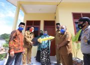 Wali Kota Serahkan Rumah Layak Huni Kepada Guru Ngaji Berusia Lanjut