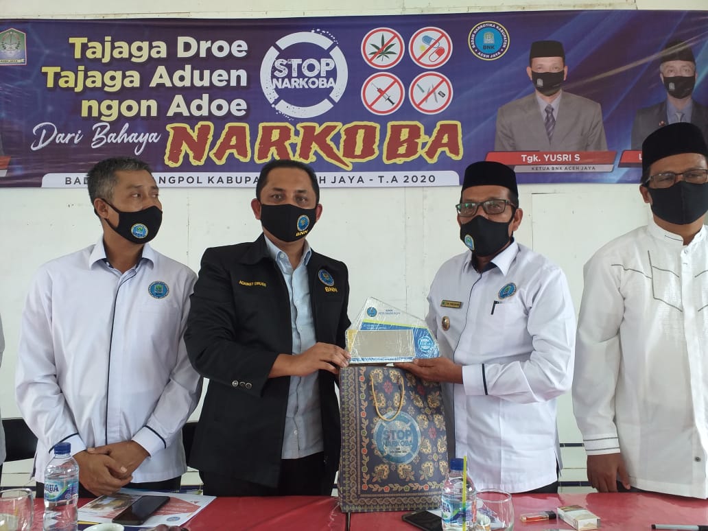 FOTO/ HUMAS DPRK BANDA ACEH Ketua DPRK Banda Aceh Farid Nyak Umar dan sejumlah dewan lainnya turun langsung ke lapangan untuk meninjau sebuah bangunan lima lantai Dusun Teratai, Gampong Lamteumen Timur, Kecamatan Jaya Baru, Banda Aceh, Senin (12/10/2020).