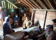 Kadisbupar Aceh Kunjungi Seniman Hasbi Burman Sedang Sakit