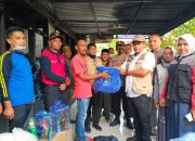 Gerak Cepat, Dinsos Aceh Besar Serahkan Bantuan Masa Panik Korban Kebakaran di Kuta Baro