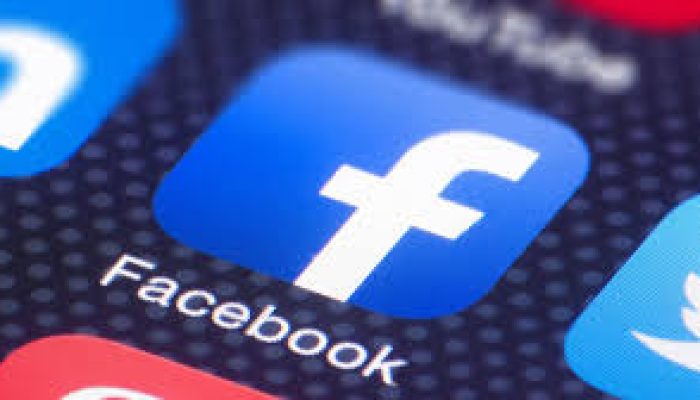 Akun Facebook Donald Trump Diblokir Hingga 2023