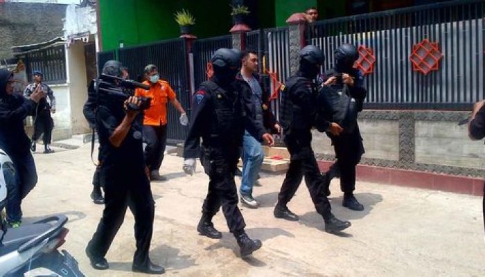 Polisi Amankan Bahan Pembuat Bom saat Tangkap Terduga Teroris Bogor