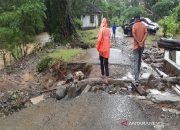 Akses Menuju Objek Wisata Air Terjun Suhom Putus Akibat Banjir