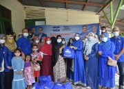 Peringati Dua Dekade Partai Demokrat, DPD PD Aceh Bagi-bagi Sembako