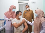 Sejumlah Anggota DPRK Banda Aceh Melakukan Vaksinasi Moderna
