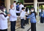 Penyerahan 864 SK Kenaikan Pangkat dan Pensiun di Kantor Gubernur Aceh Berjalan Sesuai Prokes