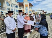 Pemerintah Aceh Serahkan SK Kenaikan Pangkat dan Pensiun ASN Aceh Utara