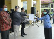 Sekda Aceh Serahkan SK Kenaikan Pangkat dan Pensiun bagi 96 ASN Kota Subulussalam dan Aceh Singkil