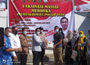 Ditreskrimsus Polda Bersama Disperindag Gelar Vaksinasi plus Bagi-bagi Beras
