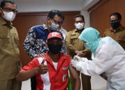 Petugas SPBU di Banda Aceh Divaksin Covid-19