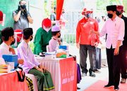 Jokowi: Kita Ingin Lindungi Santri dari Covid-19