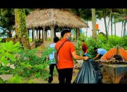 Milenial Sadar Wisata Bersih-bersih Kawasan Wisata Pulau Banyak