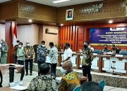 Bupati H.Raidin Pinim Terima Penghargaan dari KPK