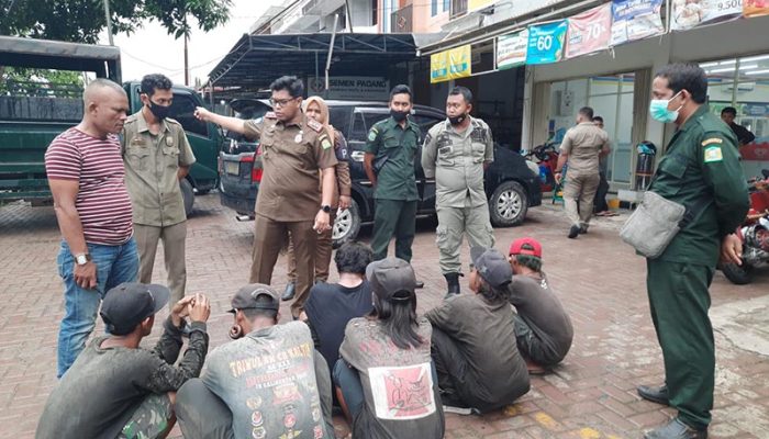 Meresahkan, Satpol PP dan WH Aceh Besar Tertibkan 7 Pengendara Vespa Gembel