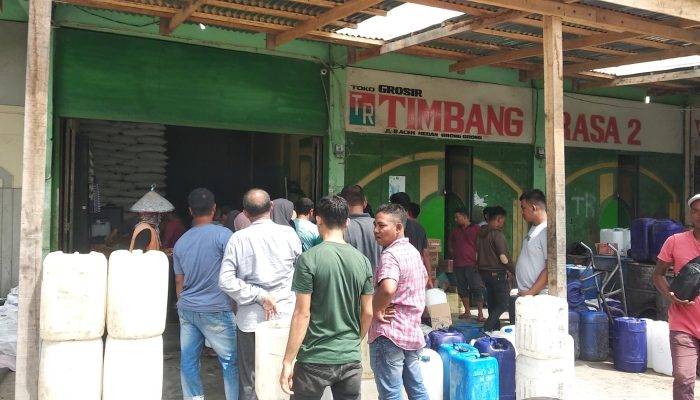 Harga Minyak Goreng Curah di Pidie Rp. 13.500