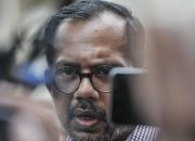 Anggota DPR Minta Luhut Cabut Laporan terhadap Fathia-Haris Azhar