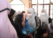 Ketua BKMT Aceh Santuni Anak Yatim dan Masyarakat Kurang Mampu