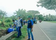 DLH Aceh Besar Bersihkan Tumpukan Sampah di Seputaran Pasar Lampakuk