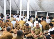 Pj Bupati Pidie Bersama  Kepala SKPK dan Camat se Kabupaten Pidie Takziah Ketempat Almarhum Abu Tu Min