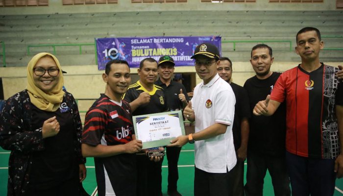 Saifullah/ Safriadi Jawara Bulutangkis HUT ke-10 Media POS ACEH
