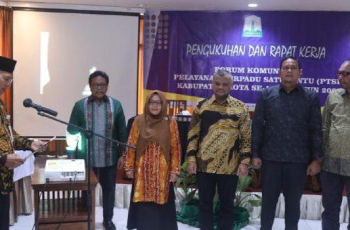 Sekda Aceh Lantik Kepengurusan FK-PTSP Periode 2022-2025