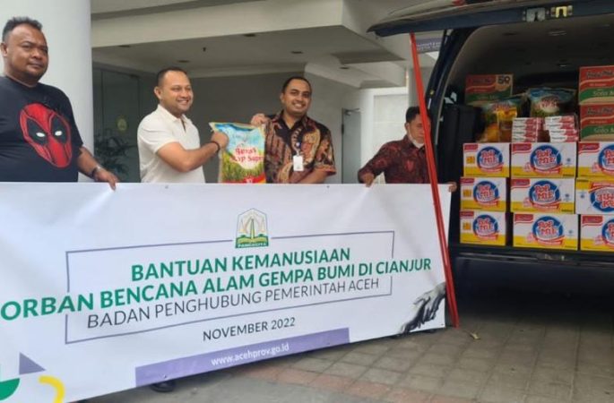 Pj Gubernur Kirim Bantuan Masa Panik untuk Warga Aceh Korban Gempa di Cianjur