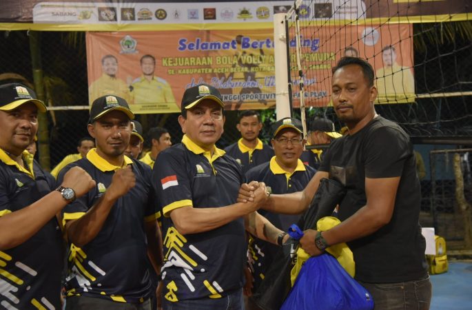 Nurlif Buka Kejuaran Bola Volly Antar Pemuda