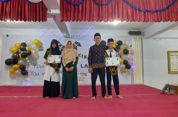 Hauna Azkia Raih Prestasi Queen of Languange 2022 di Dayah Terpadu Inshafuddin