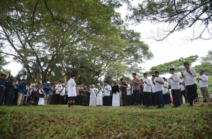 Forkopimda Aceh Tabur Bunga dan Panjatkan Doa Bersama untuk Korban Tsunami
