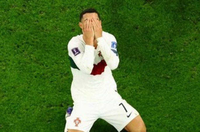 Portugal Tersisih, Ronaldo Menangis di Lapangan Sampai Ruang Ganti