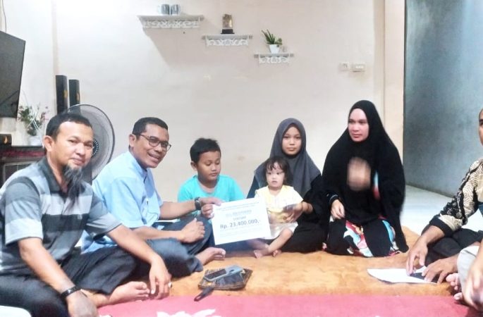 Korprov Aceh Serahkan Santunan untuk Almarhum Pendamping Desa di Aceh Barat
