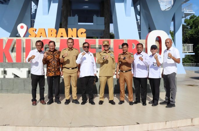 Tingkatkan Pertahanan dan Ekonomi Wilayah Perbatasan, Menkopolhukam dan Mendagri Kunjungi Kilometer Nol Indonesia di Sabang