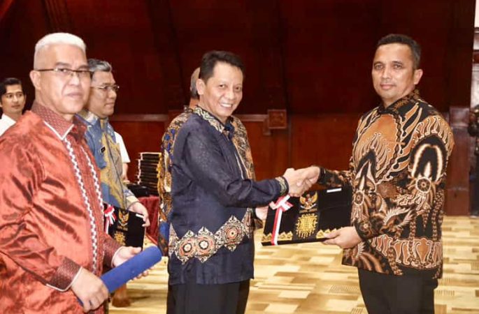 Pj Wali Kota Sabang Terima Penghargaan WTP ke-10 Kali Berturut-Turut Saat Hadiri Penyerahan DIPA 2023