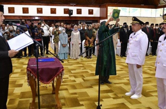 Pj Gubernur Lantik Pj Bupati Aceh Tengah dan Aceh Tamiang