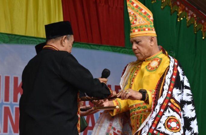 Prosesi Adat Mu Namik Ni Reje, Paripurnakan Kepulangan Bupati Shabela Abubakar